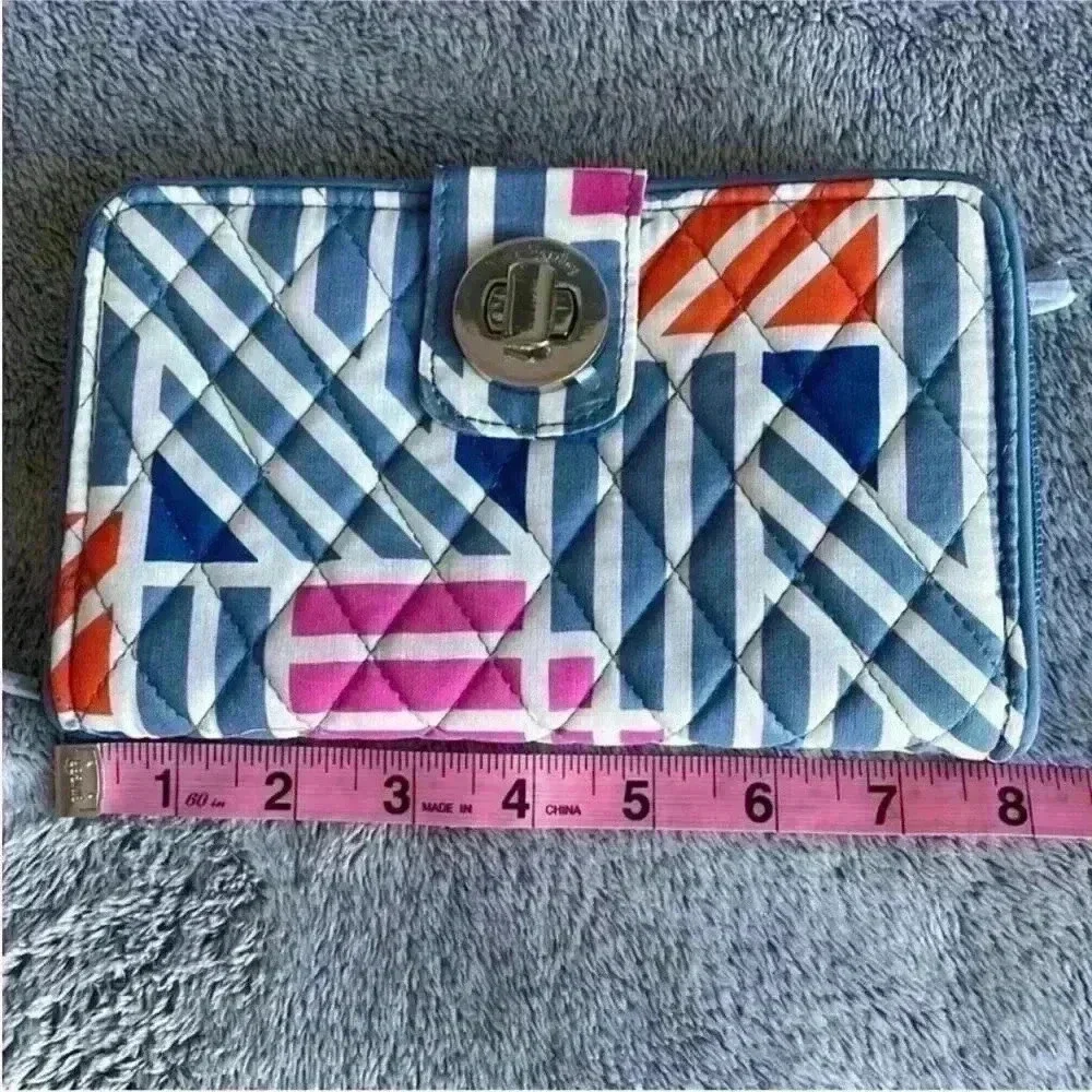 Vera Bradley RFID Turnlock Wallet in Geo Medallions NWT